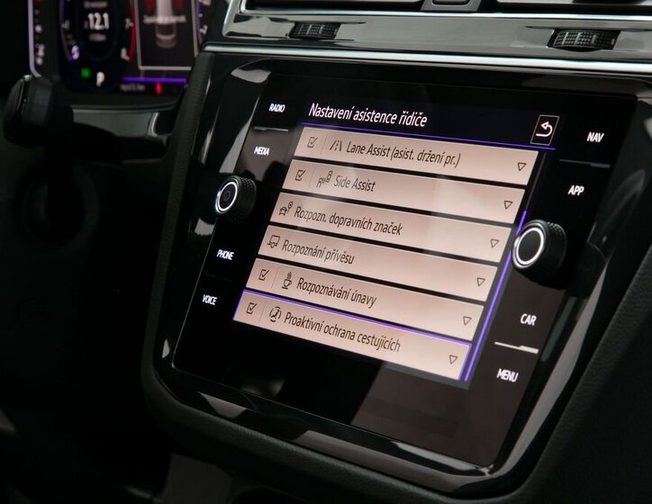 Volkswagen Tiguan SUV 2,0 l 235 kw