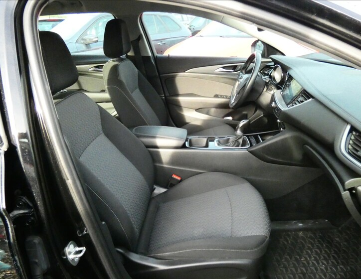 Opel Insignia 11
