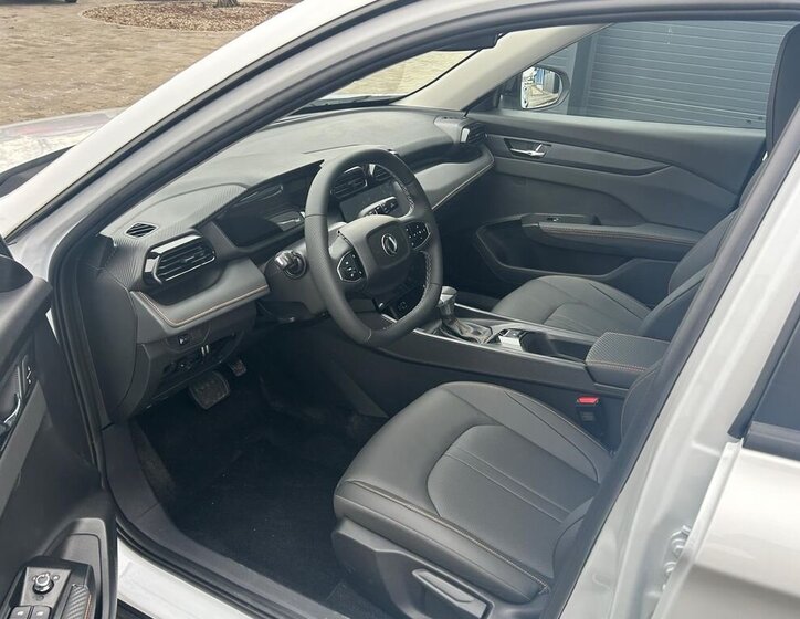 Dongfeng Ostatní Kombi 1,5 l 86 kw