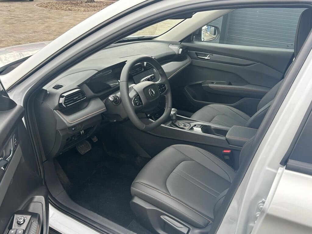 Dongfeng Ostatní Kombi 1,5 l 86 kw