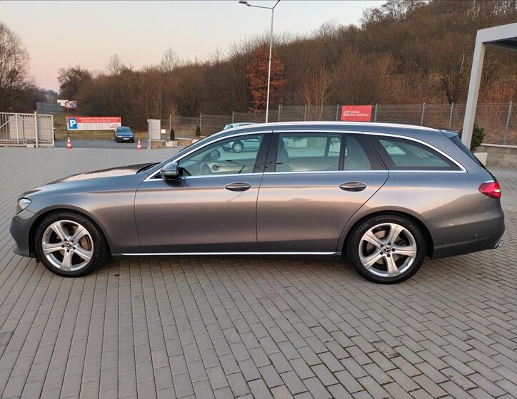 Mercedes-Benz Třídy E Kombi 3,0 l 190 kw