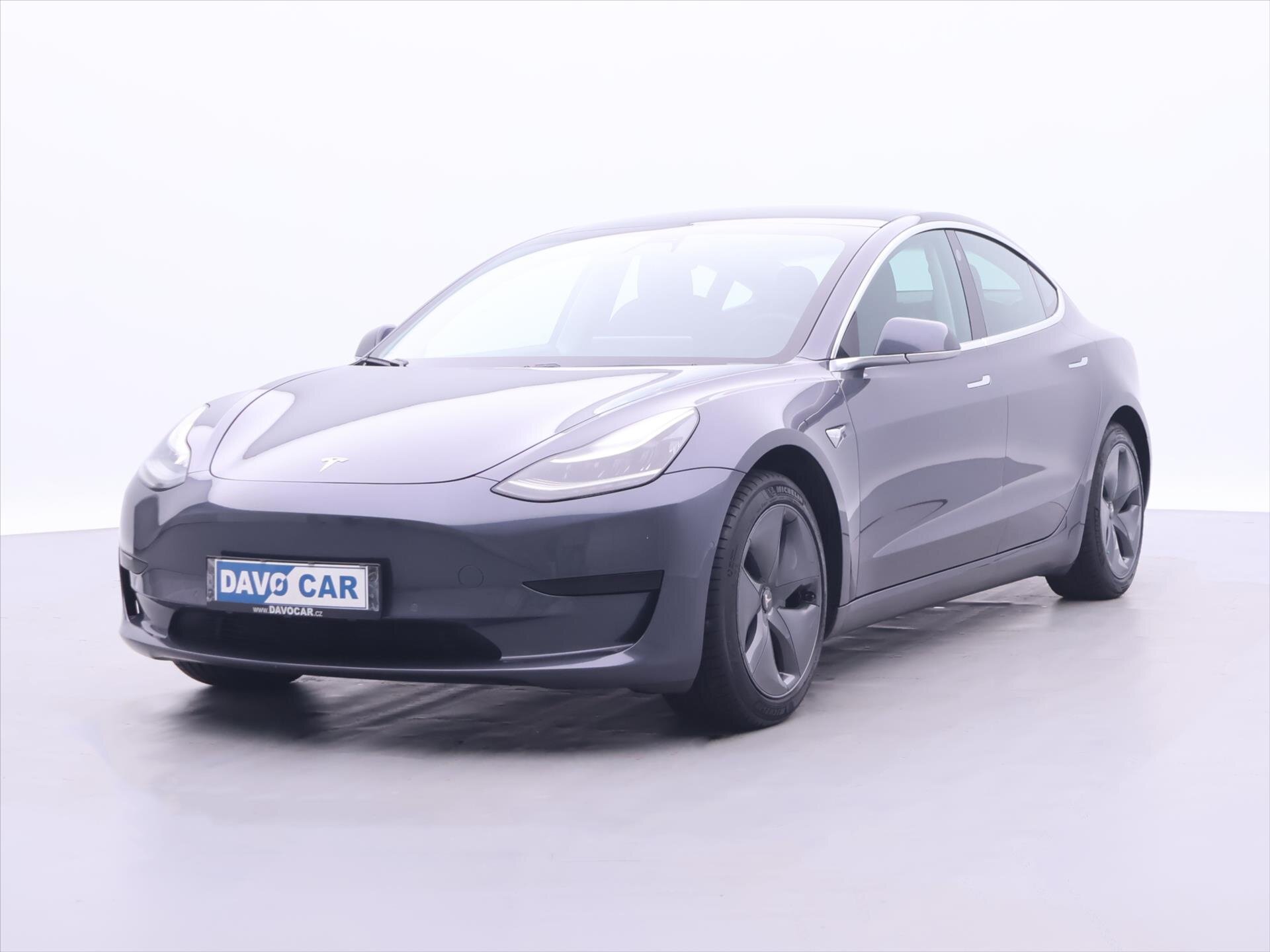 Tesla Model 3 Sedan / Limuzína 0,0 239 kw