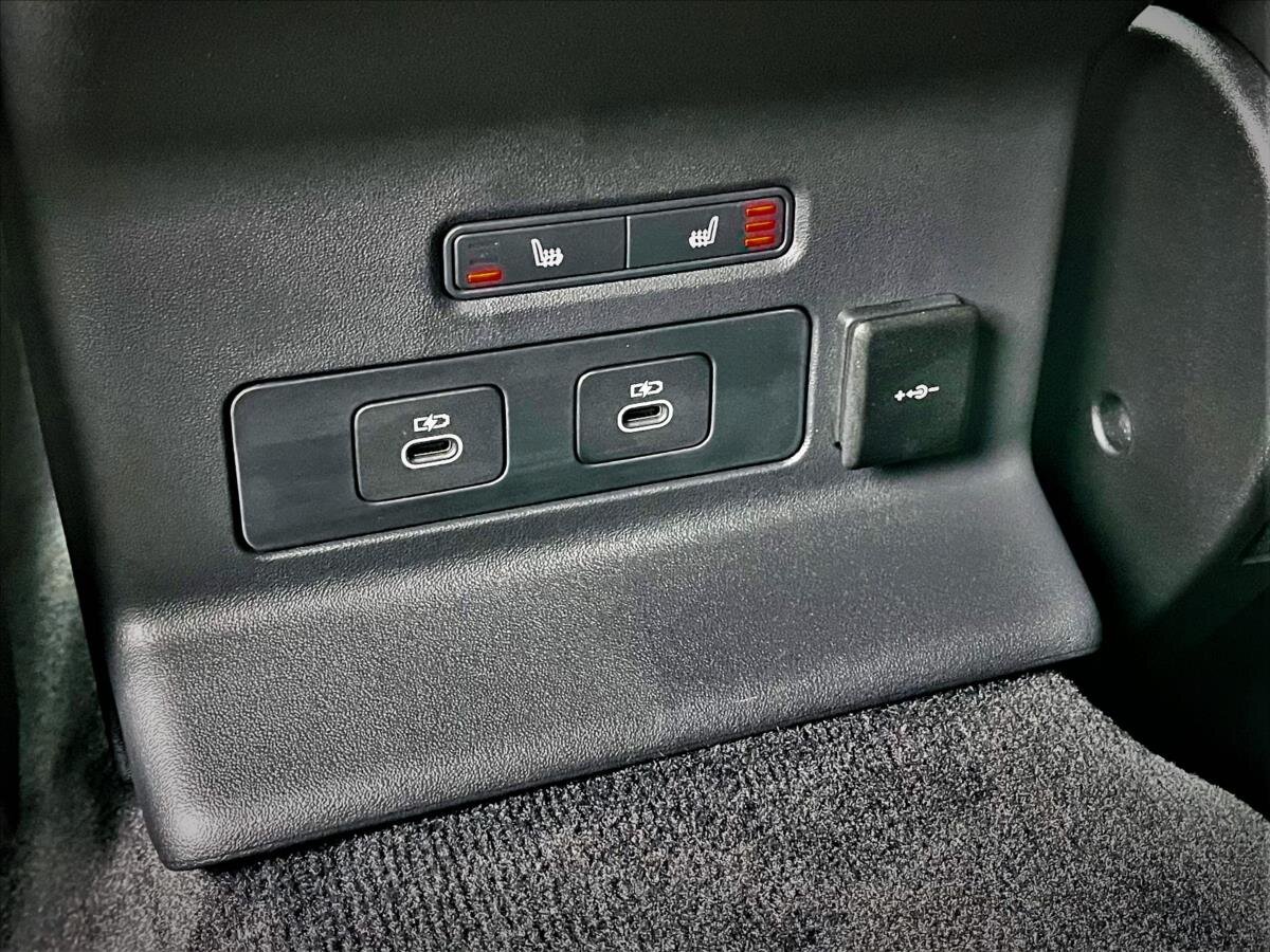 Land Rover Range Rover Velar SUV / Terénní 2,0 l 150 kw