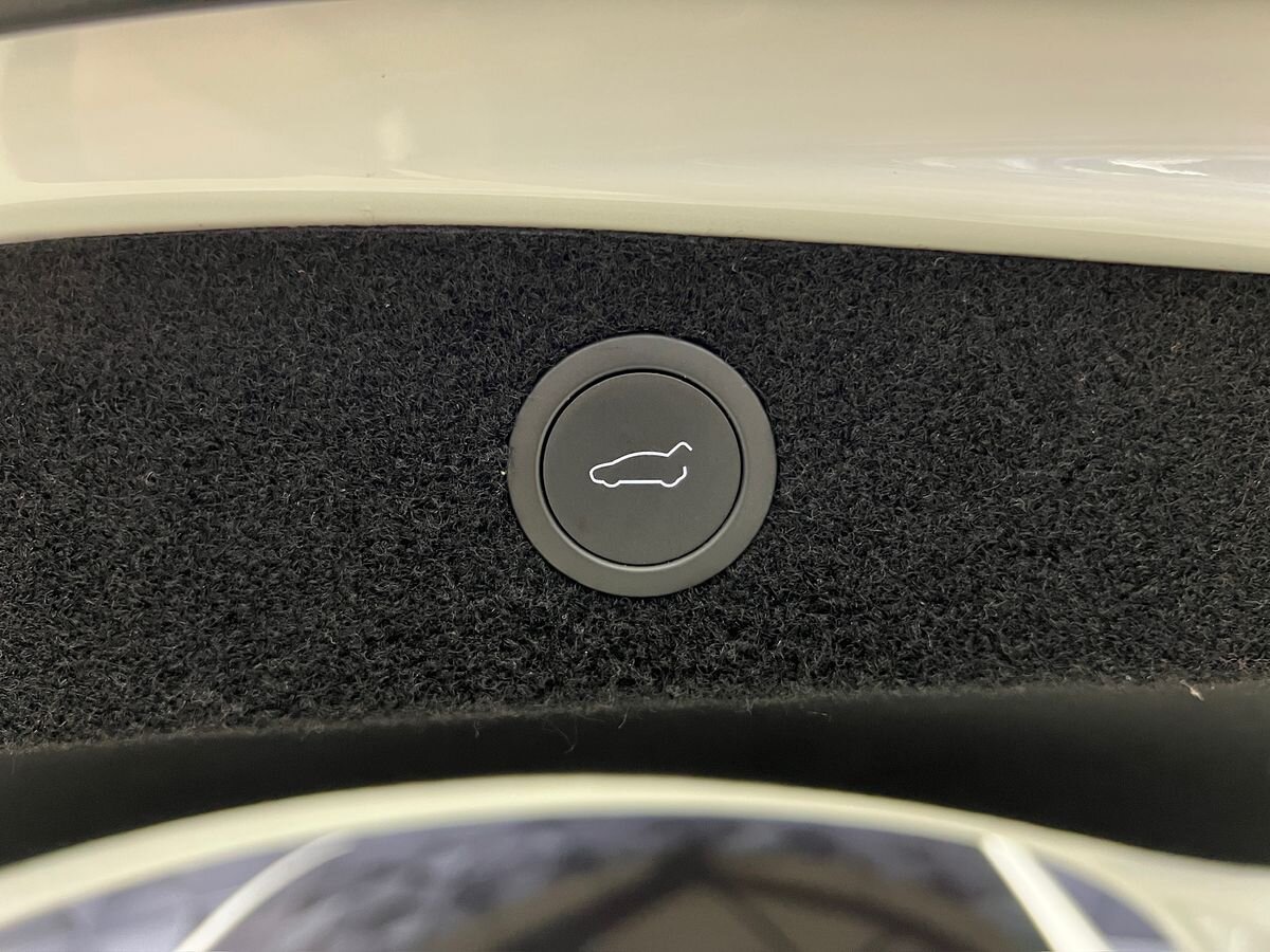 Tesla Model 3 Sedan 0,0 324 kw