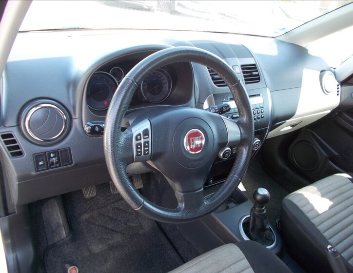 Fiat Sedici Hatchback 1,6 l 88 kw