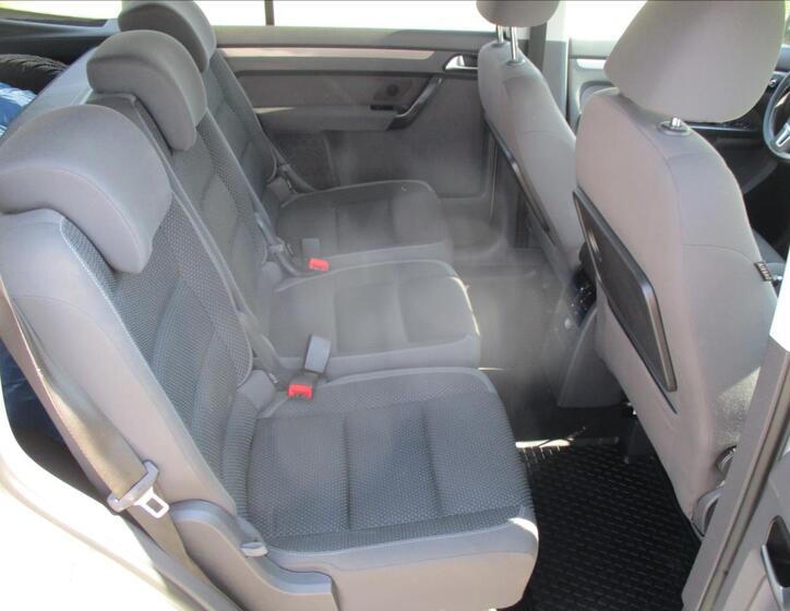Volkswagen Touran 11
