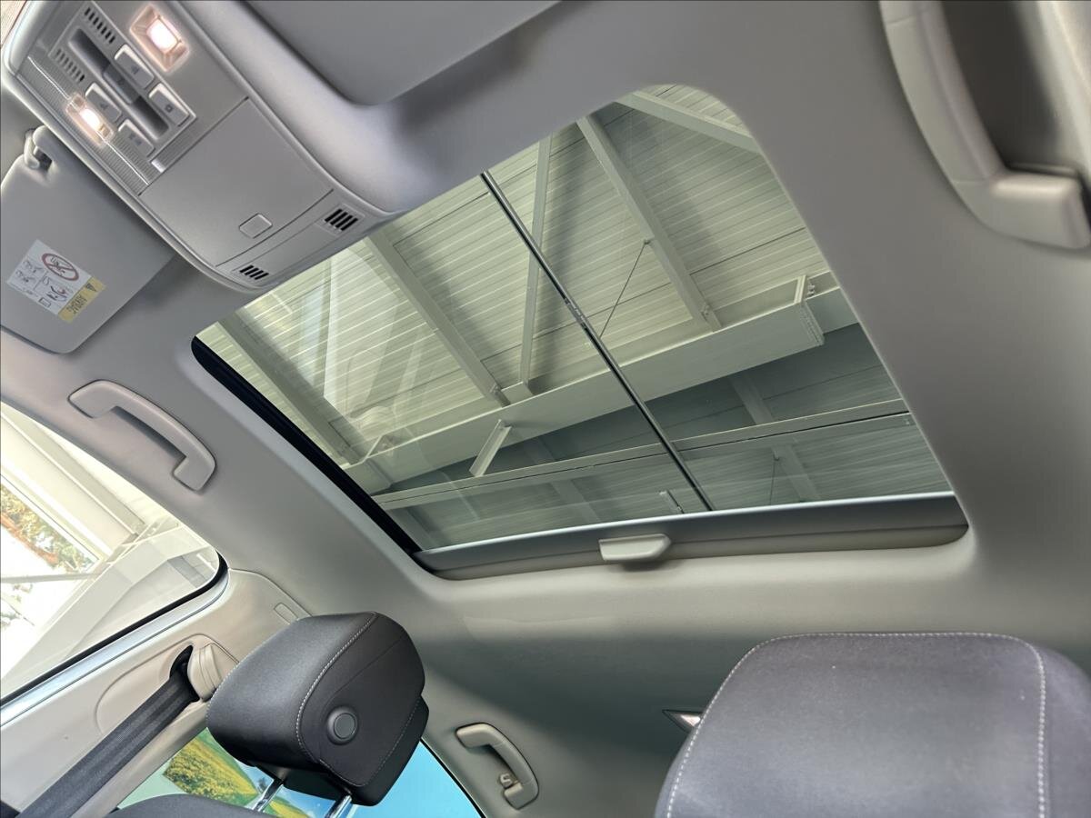 Volkswagen Passat Sedan / Limuzína 1,4 l 110 kw