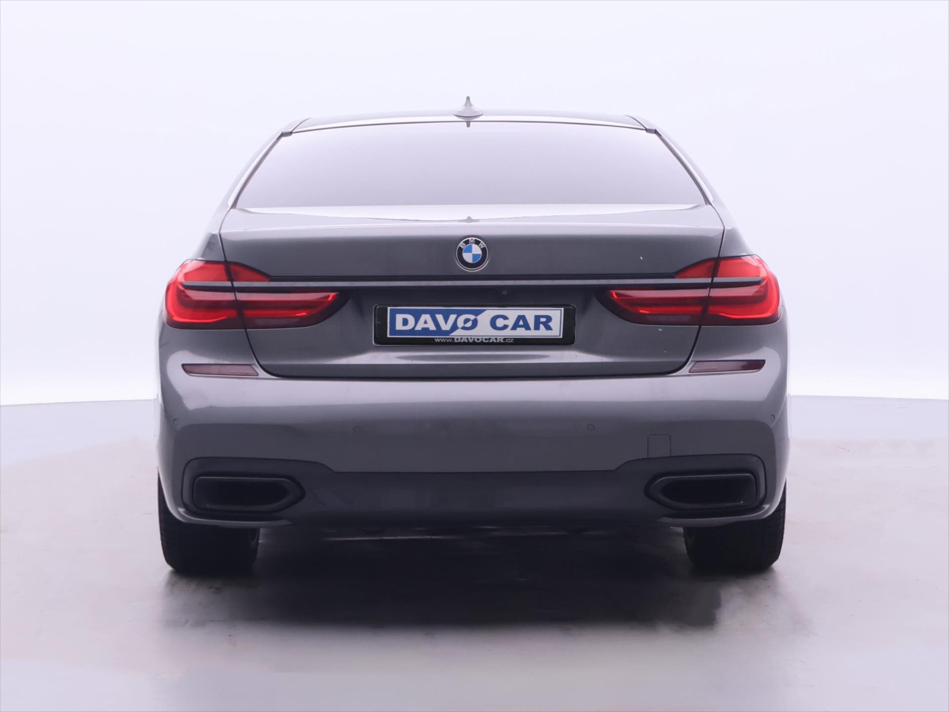 BMW Řada 7 Sedan / Limuzína 4,4 l 330 kw