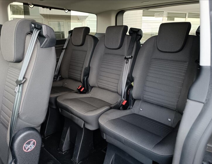 Ford Tourneo Custom MPV 2,0 l 125 kw
