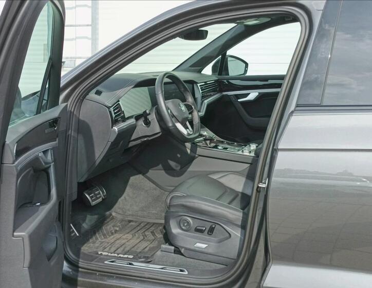 Volkswagen Touareg 16