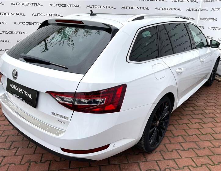 Škoda Superb 9