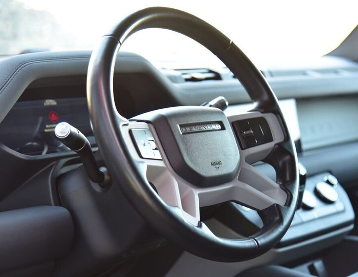 Land Rover Defender SUV 3,0 l 183 kw