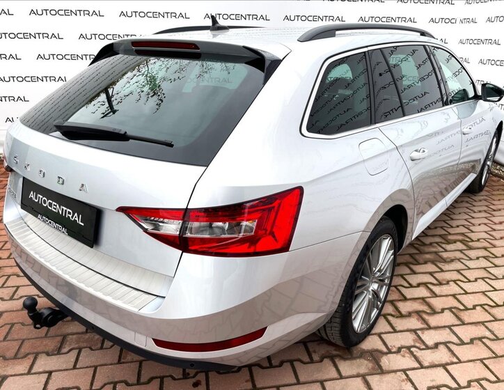Škoda Superb 9