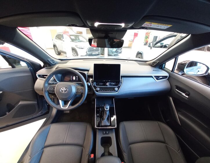 Toyota Corolla Cross 12