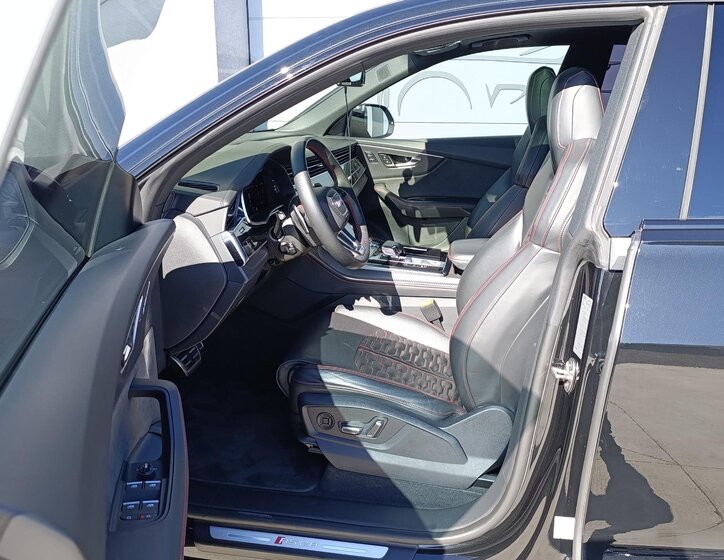 Audi RS Q8 SUV / Terénní 4,0 l 441 kw