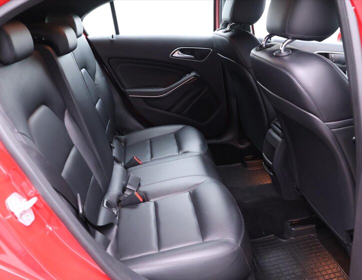 Mercedes-Benz Třídy A Hatchback 1,6 l 90 kw