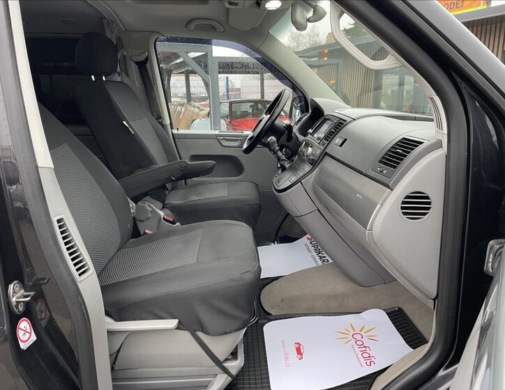 Volkswagen Multivan 21