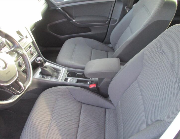 Volkswagen Golf Hatchback 1,2 l 77 kw