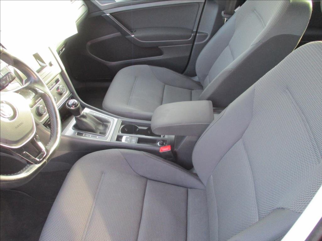 Volkswagen Golf Hatchback 1,2 l 77 kw