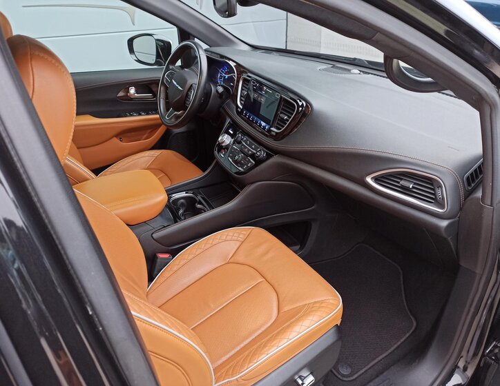 Chrysler Pacifica 19