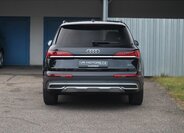Audi Q7 8