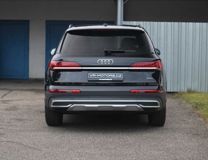 Audi Q7 8