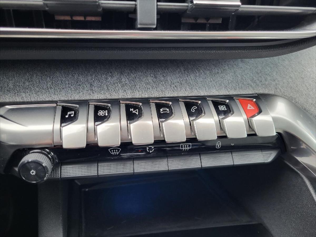 Peugeot 5008 SUV 1,5 l 96 kw