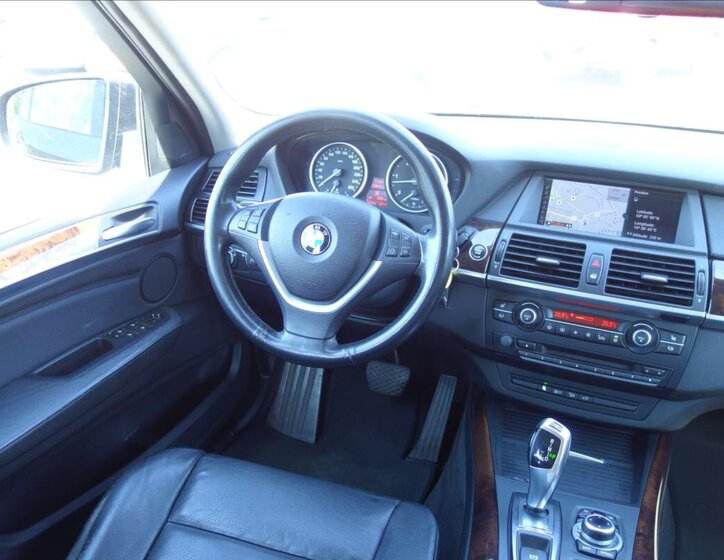 BMW X5 SUV / Terénní 3,0 l 225 kw