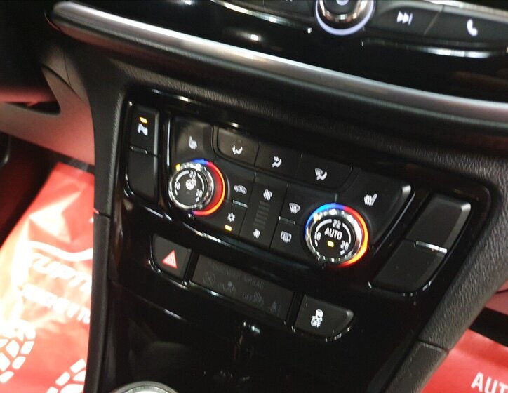 Opel Mokka SUV / Terénní 1,4 l 103 kw