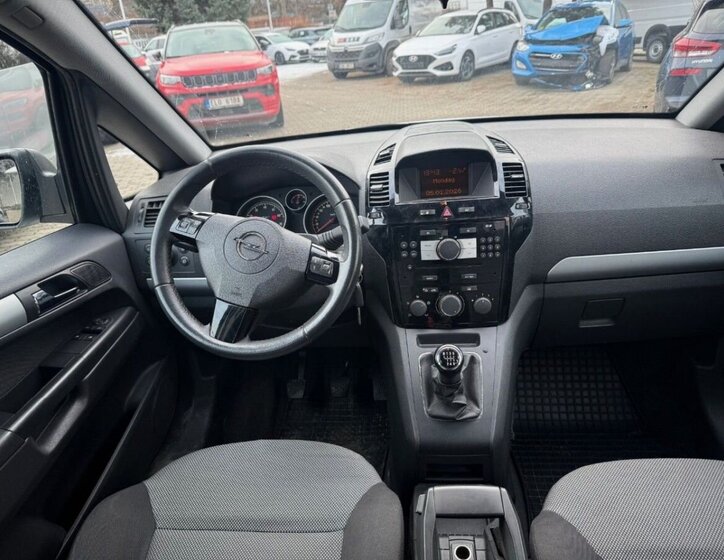Opel Zafira 7
