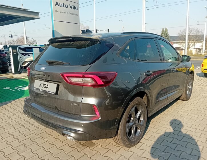 Ford Kuga SUV / Terénní 2,5 l 134 kw