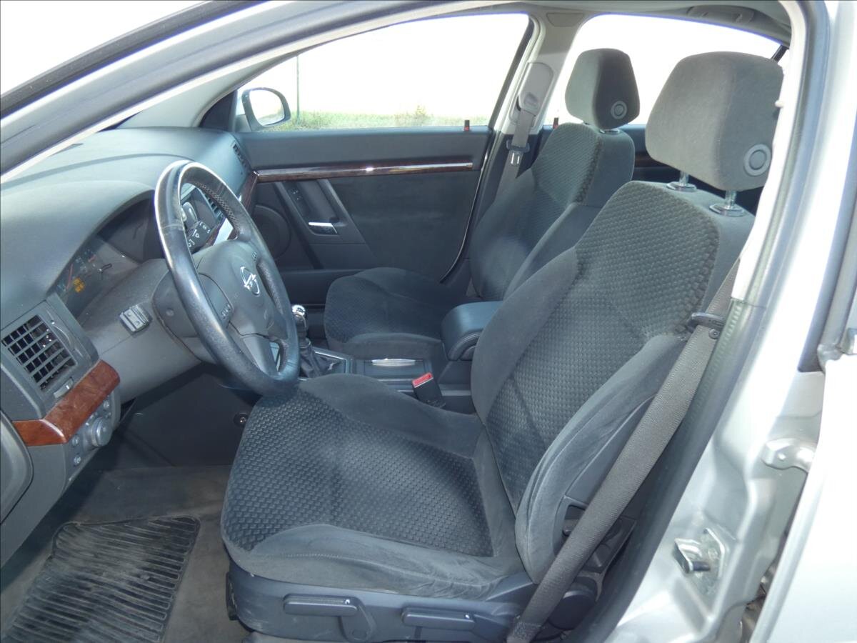 Opel Vectra Sedan / Limuzína 2,2 l 108 kw