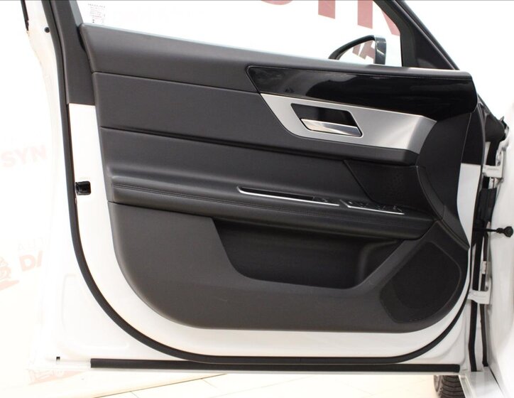 Jaguar XF Kombi 2,0 l 132 kw