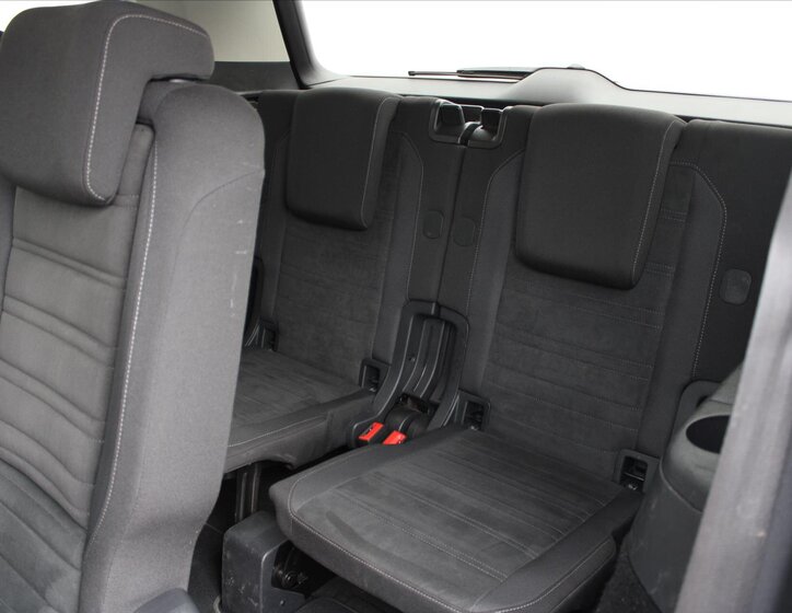 Volkswagen Touran 12