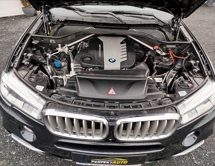 BMW X5 SUV 3,0 l 280 kw