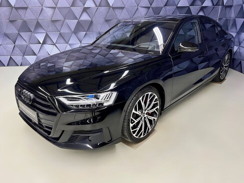 Audi S8