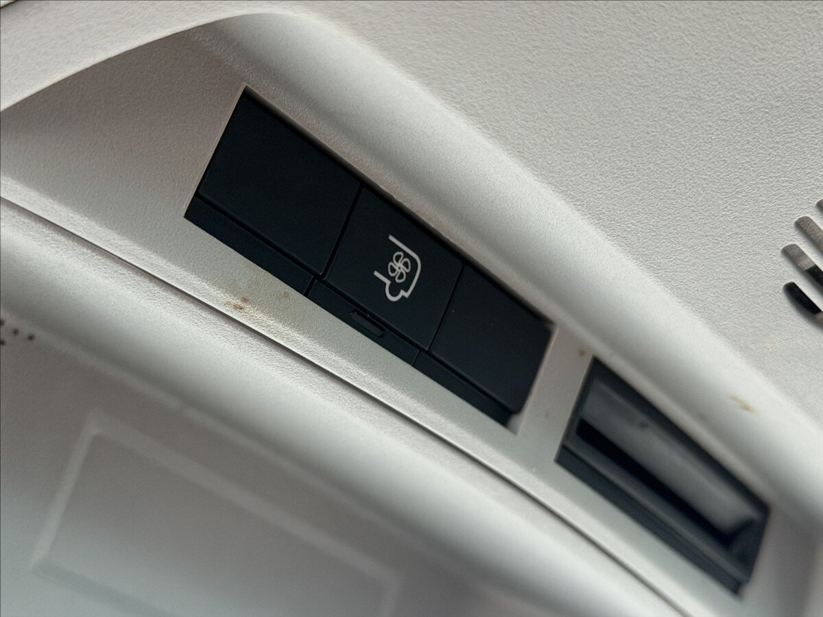 Peugeot Expert MPV 2,0 l 120 kw