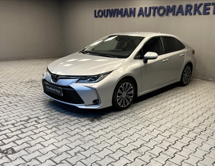 Toyota Corolla Sedan 1,6 l 97 kw