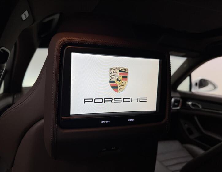 Porsche Panamera 41