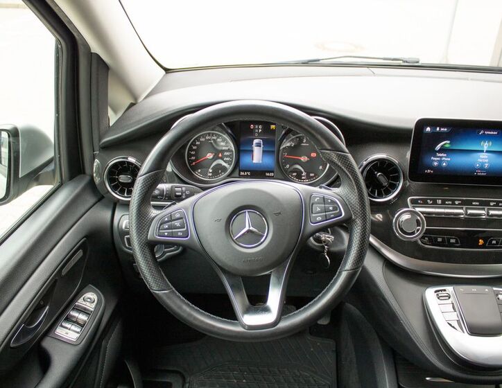 Mercedes-Benz Třídy V 12