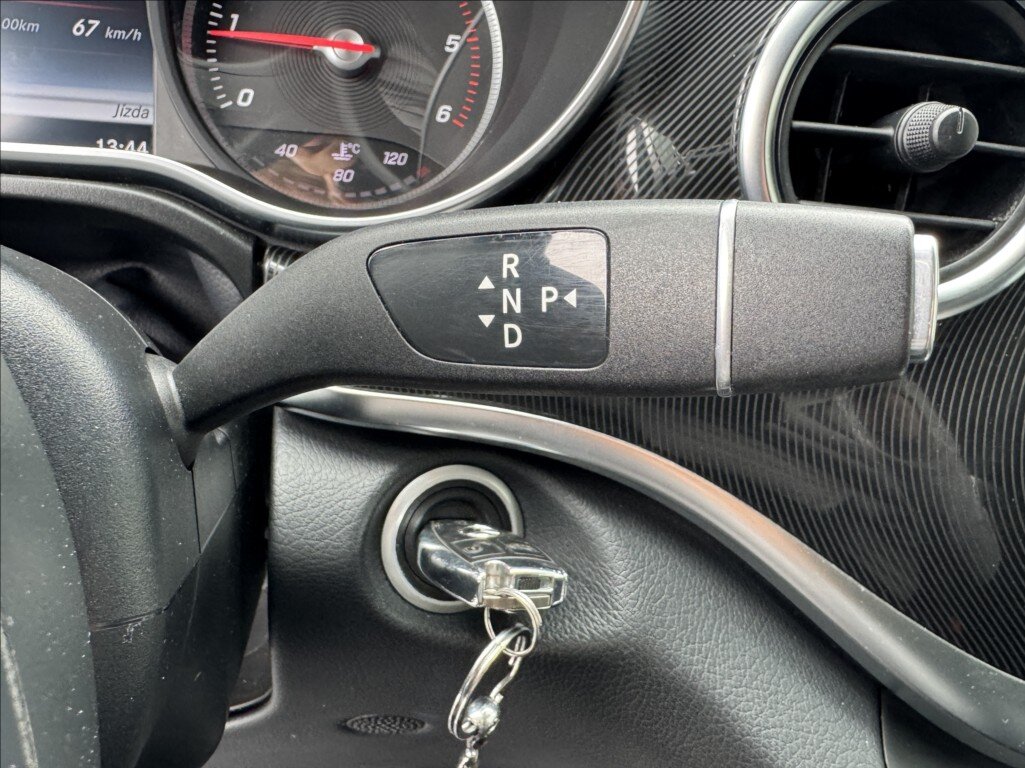 Mercedes-Benz Třídy V Kombi 2,1 l 120 kw