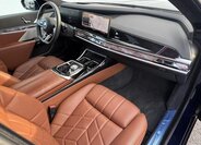 BMW i7 7