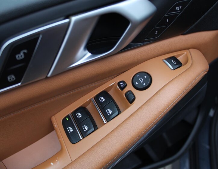 BMW X5 SUV / Terénní 3,0 l 195 kw