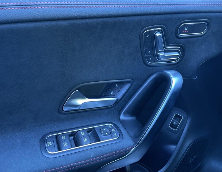 Mercedes-Benz CLA 11