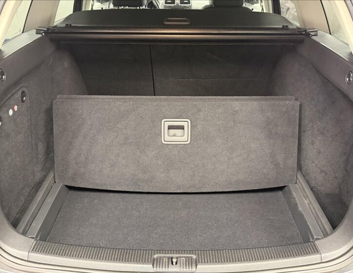 Volkswagen Golf Kombi 1,6 l 77 kw