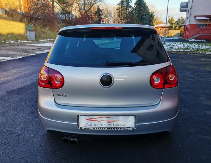 Volkswagen Golf 9