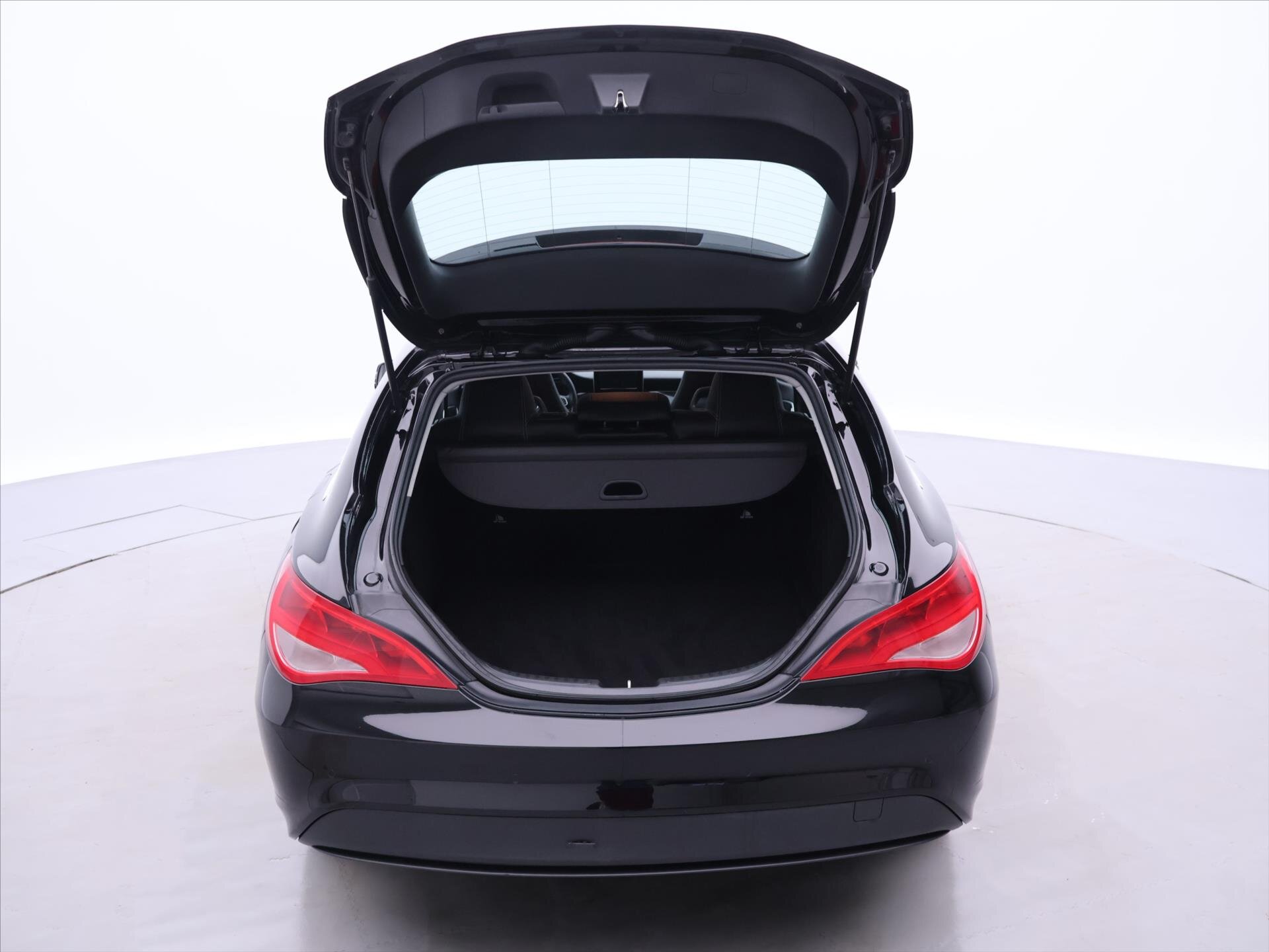 Mercedes-Benz CLA Kombi 1,5 l 80 kw