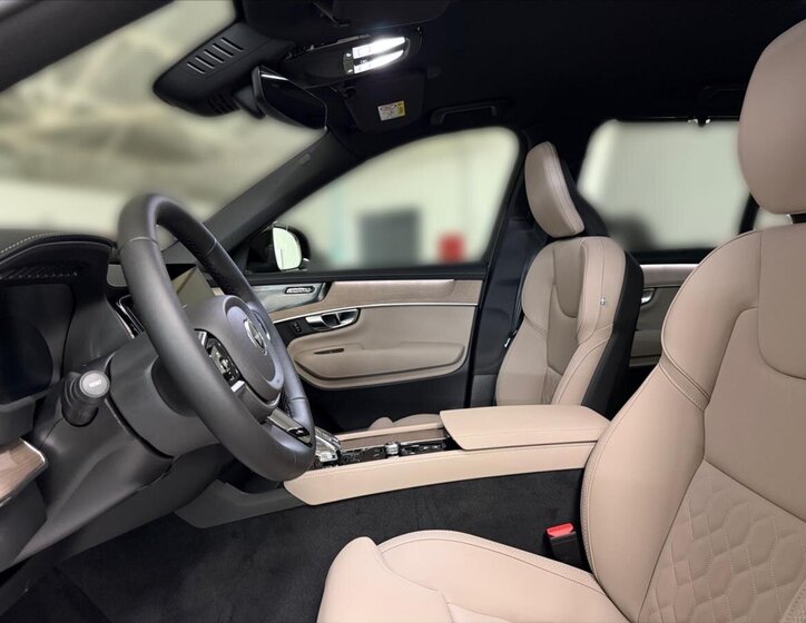 Volvo XC90 SUV / Terénní 2,0 l 184 kw