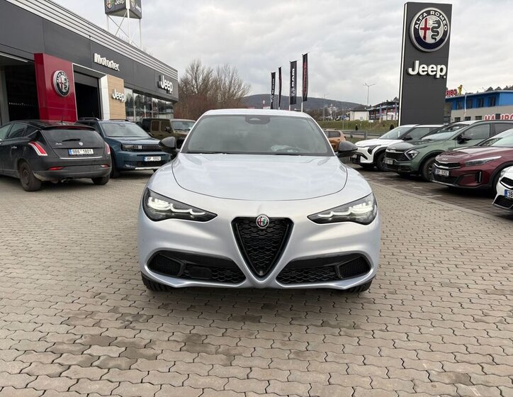 Alfa Romeo Stelvio 2