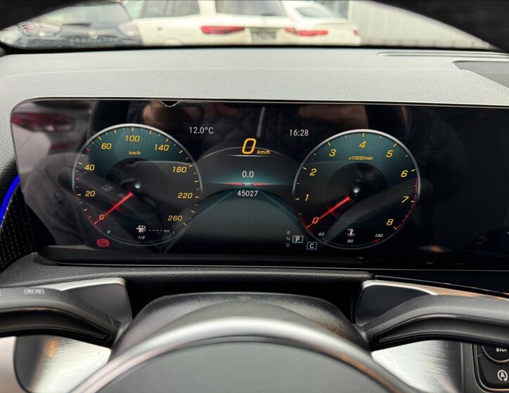 Mercedes-Benz GLB SUV 1,3 l 120 kw